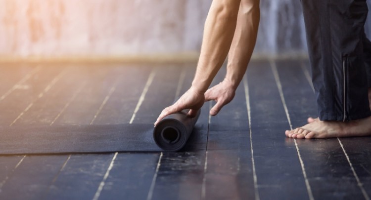 HOW TO CHOOSE A YOGA MAT